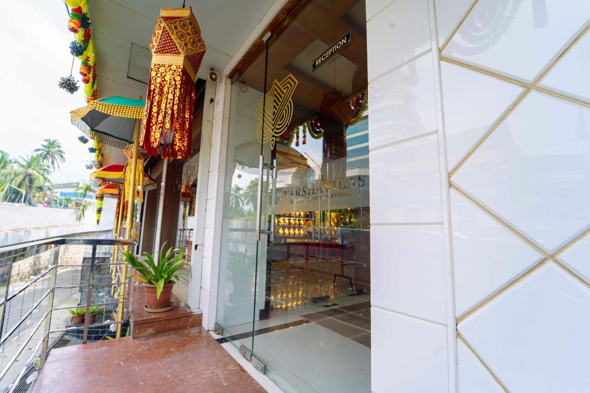 Treebo Sree Varshavilas Regency, 2 Mins From Guruvayoor Temple Guruvāyūr Exterior foto