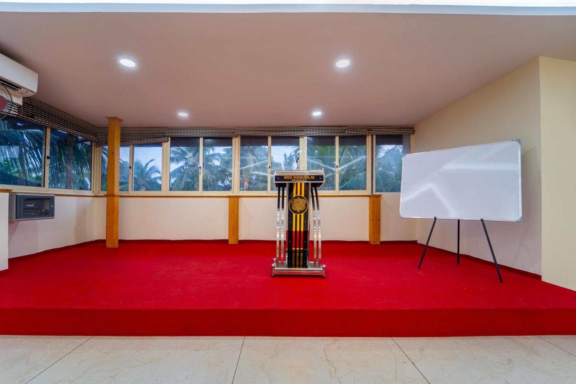 Treebo Sree Varshavilas Regency, 2 Mins From Guruvayoor Temple Guruvāyūr Exterior foto