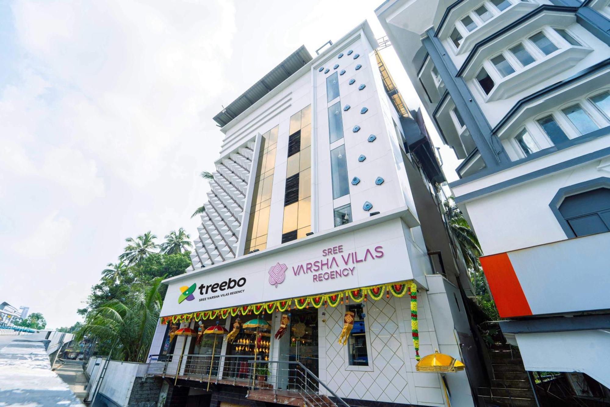 Treebo Sree Varshavilas Regency, 2 Mins From Guruvayoor Temple Guruvāyūr Exterior foto